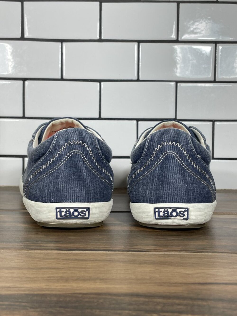 Taos Star Shoes Womens Size 8.5 Blue Wash Canvas Casual Low Top Lace Up Sneaker - Picture 5 of 13
